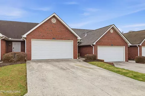 7223 Long Shot Ln, Knoxville, TN 37918