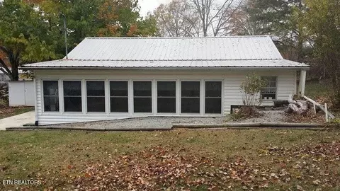 957 Woodland Dr, Loudon, TN 37774