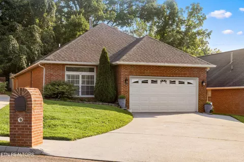 416 Creekview Ln, Knoxville, TN 37923