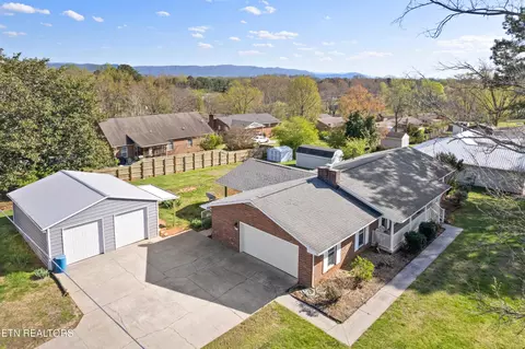 201 Westmoreland Dr, Maryville, TN 37803