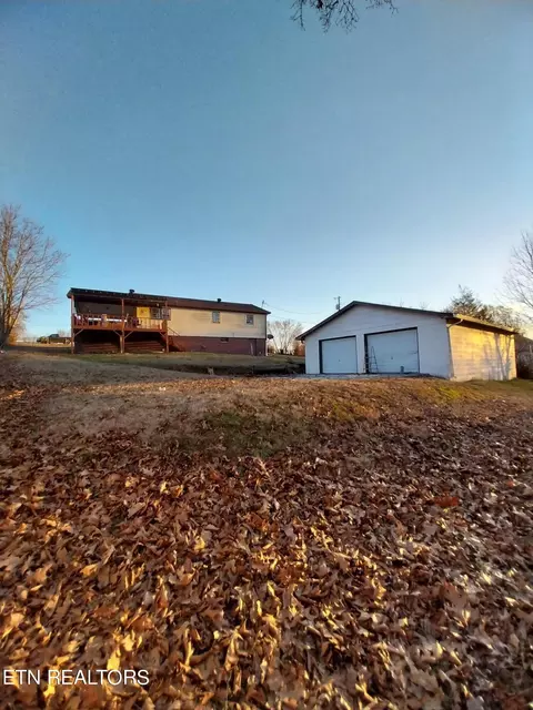 838 Rose Hill Dr, La Follette, TN 37766
