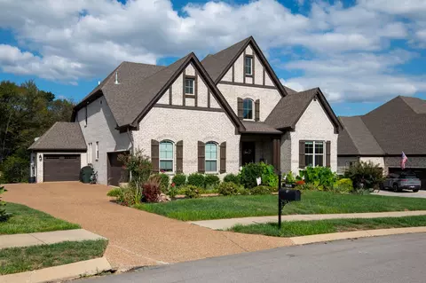 1026 Brighton Ln, Gallatin, TN 37066