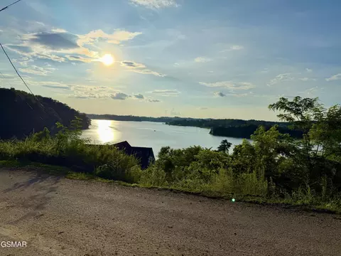 31 Waterfront Way, Sevierville, TN 37876