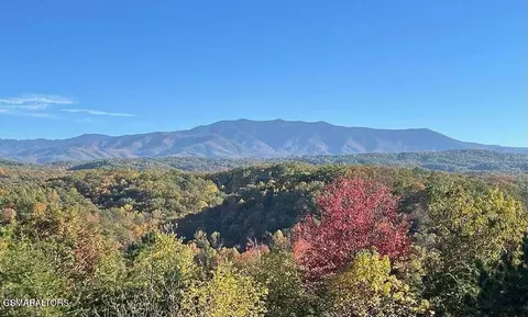 34 Thistle Thorn Trl, Sevierville, TN 37876