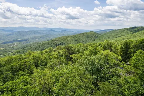 3 Tower Rd, Sevierville, TN 37876