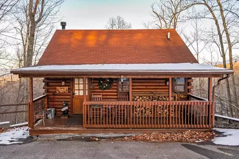 1616 Ginnys Trl, Sevierville, TN 37876