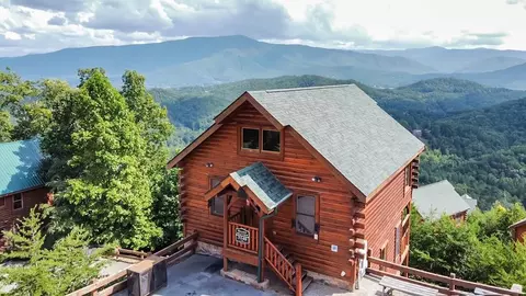 3140 Lakeview Lodge Dr #MILLIONMILEVIEW, Sevierville, TN 37862
