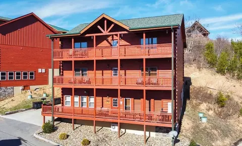 2517 Laurel Point Way #LAZYBEARLODGE, Sevierville, TN 37862