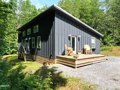 3180 Mcgill Rd, Sevierville, TN 37862