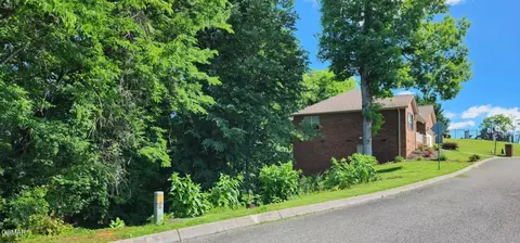 9 Maggie Mack Ln, Sevierville, TN 37862