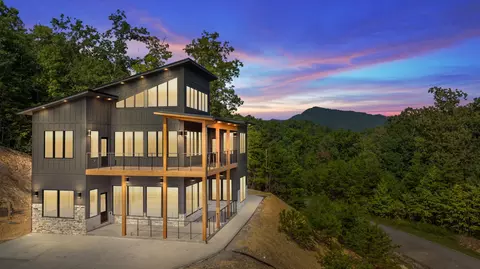 1941 Mtn Ash Way, Sevierville, TN 37876