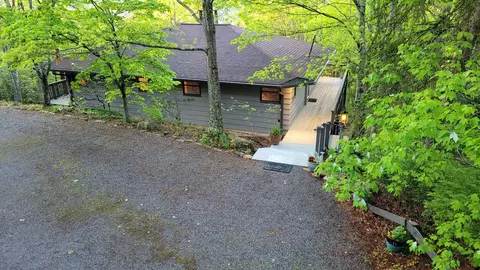 2125 Torri Dr, Sevierville, TN 37876