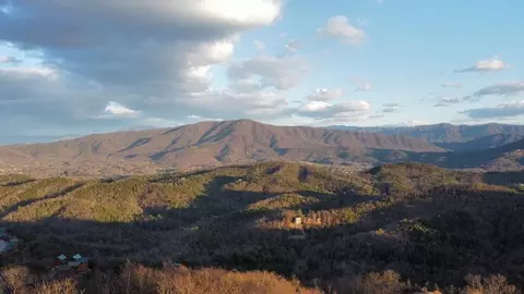 36 Settlers View Ln, Sevierville, TN 37862