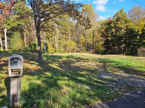 1316 Springfield Dr, Seymour, TN 37865