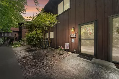3815 E Pkwy #10, Gatlinburg, TN 37738