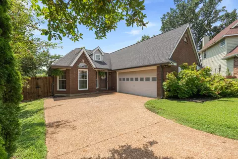 2804 Chapelwood Dr, Hermitage, TN 37076
