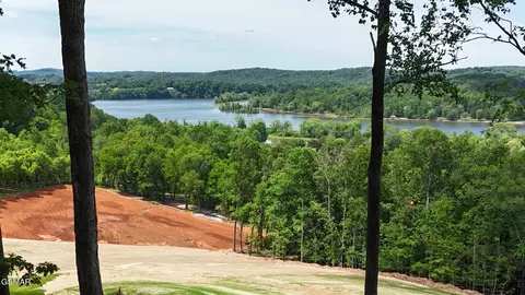 132 Eagles Crest Ct, Loudon, TN 37774