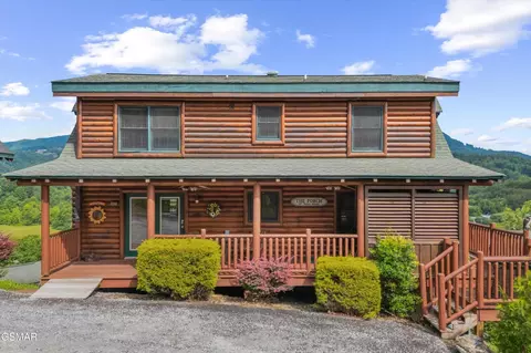 2306 Hollow Branch Way, Pigeon Forge, TN 37862