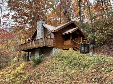 804 Willow Brook Way, Gatlinburg, TN 37738