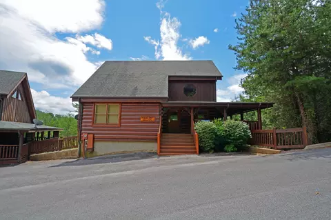 1806 Panther Path Way, Sevierville, TN 37876
