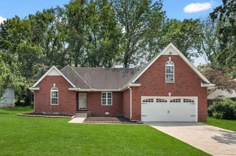 616 Woodland Hills Dr, La Vergne, TN 37086