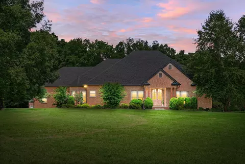635 Mobley Rd, Clarksville, TN 37043