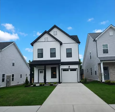 447 W Adams Ave, Lebanon, TN 37087