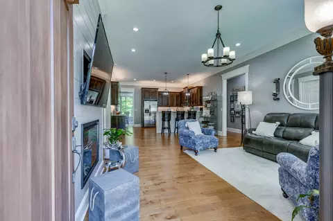 Entry Way - 105 Andrews Dr, Loretto, TN 38469 photo 1 of 3