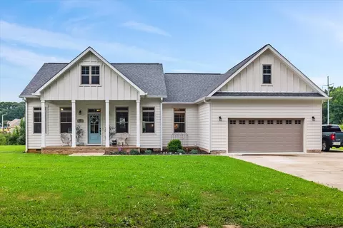 67 Beuerlein Cir, Lawrenceburg, TN 38464