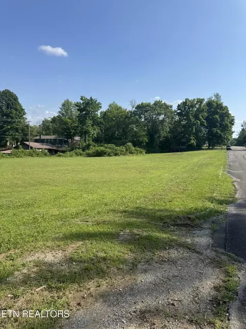 947 Washington Ave, Etowah, TN 37331