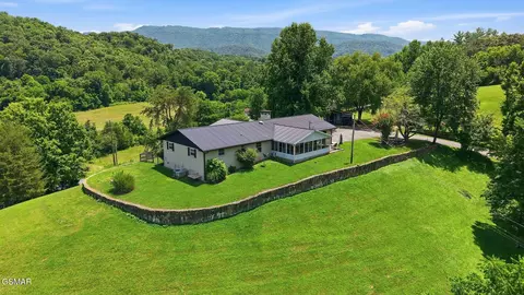 1317 Dupont Rd, Seymour, TN 37865