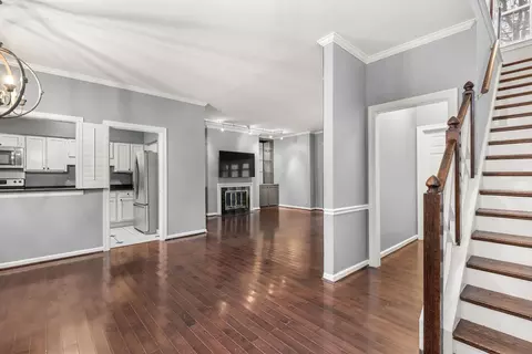 201 Westchase Dr, Nashville, TN 37205