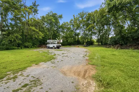 Exterior - 549 E Maple St, Madison, TN 37115 photo 16 of 18