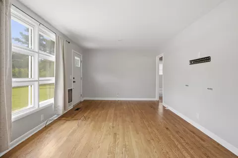 Living - 549 E Maple St, Madison, TN 37115 photo 2 of 2