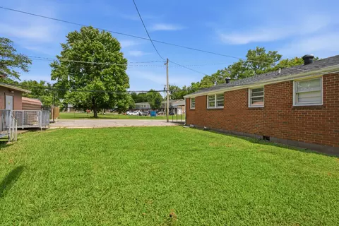 Exterior - 549 E Maple St, Madison, TN 37115 photo 5 of 18