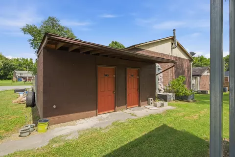 Exterior - 549 E Maple St, Madison, TN 37115 photo 12 of 18