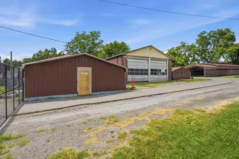 Exterior - 549 E Maple St, Madison, TN 37115 photo 7 of 18