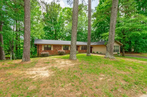 445 Mohawk Dr, Cleveland, TN 37312