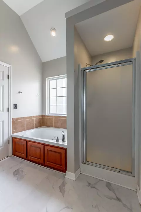 Bath - 8245 Witherow Way, Ooltewah, TN 37363 photo 3 of 8