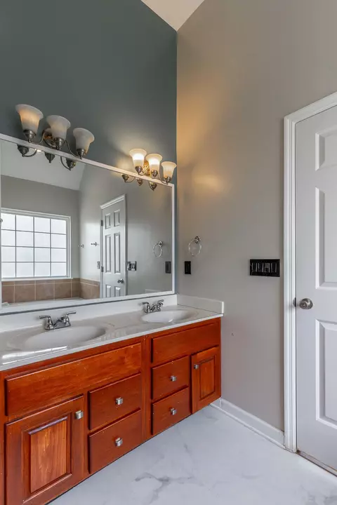Bath - 8245 Witherow Way, Ooltewah, TN 37363 photo 4 of 8