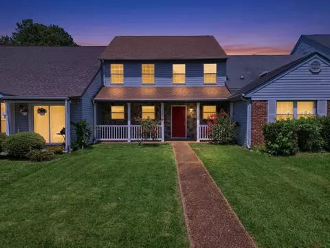 1353 Village Green Dr, Hixson, TN 37343