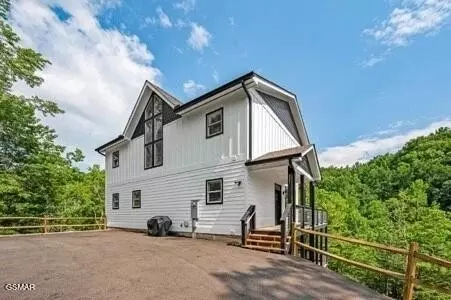 821 Sunshine Trl, Gatlinburg, TN 37738