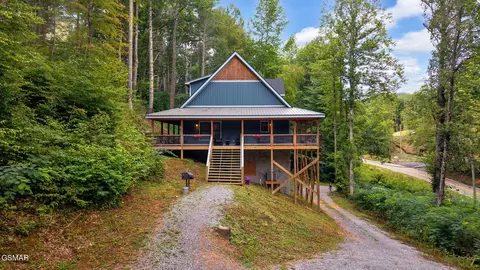 2489 Waldens Creek Rd, Sevierville, TN 37862