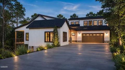 330 Warbler Pt, Sevierville, TN 37876