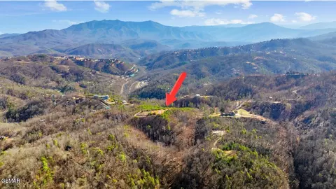 3 Cove Mountain Road Rd, Gatlinburg, TN 37738