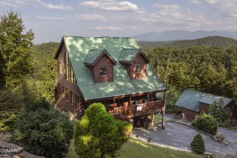 2251 Upper Middle Creek Rd #20, Sevierville, TN 37876