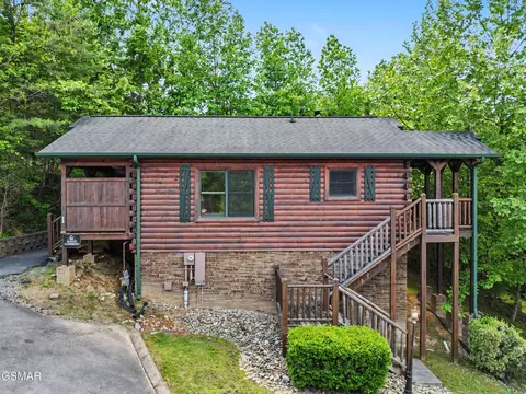 816 Spirit Loop Way, Gatlinburg, TN 37738
