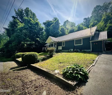 315 Elbow Ln, Gatlinburg, TN 37738