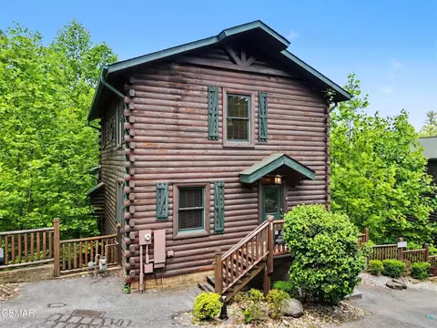 831 Spirit Loop Way, Gatlinburg, TN 37738