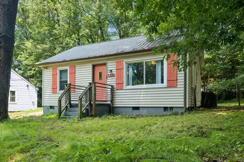 713 Woodlawn Dr, Clarksville, TN 37040